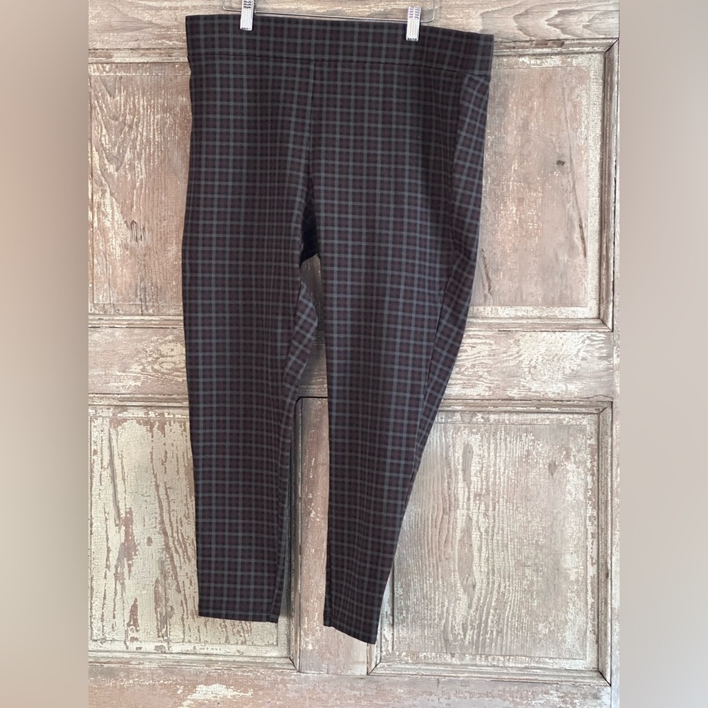 LOFT women’s Checkered Pants - maroon and Black